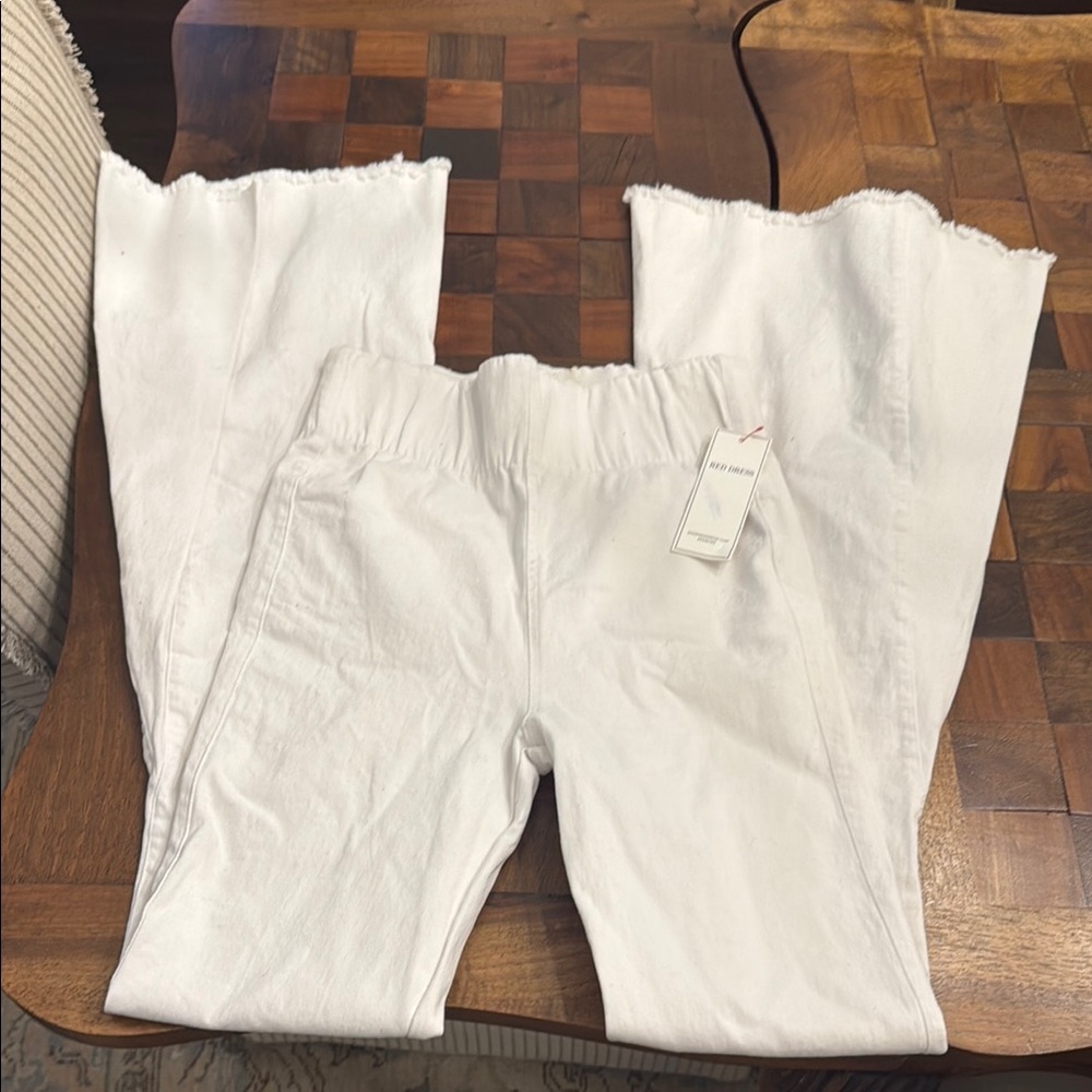 Skylar + Madison White Flare Jeans NWT size small